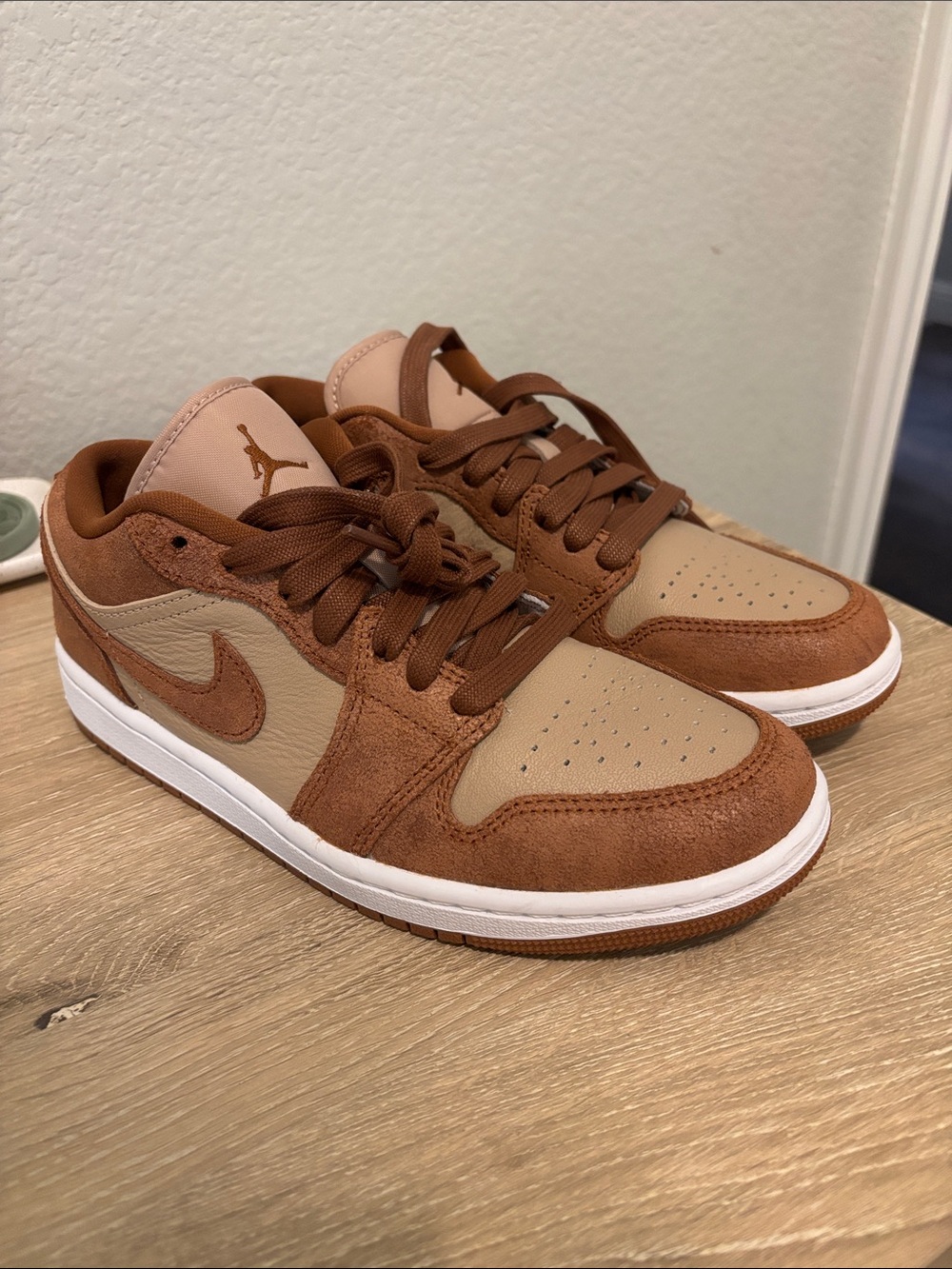Nike Women’s Low-Top Sneakers in Brown and Tan